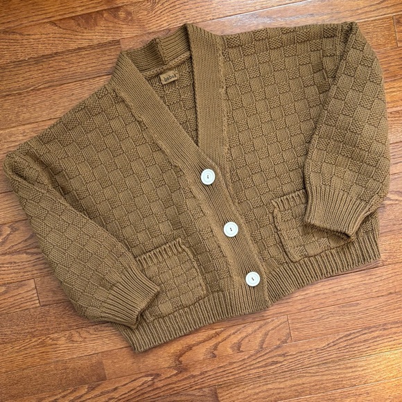 Babaa Cardigan No 3 in Sukkari - Picture 2 of 8